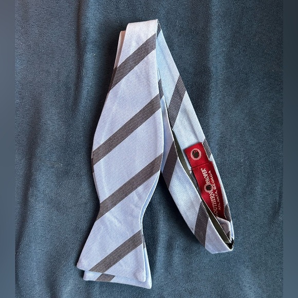 Southern Proper Blue stripped Bow tie - Picture 3 of 10